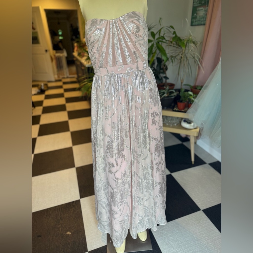 Aidan Mattox Pink & Silver Silk Dress – Art Deco Elegance for Special Occasions